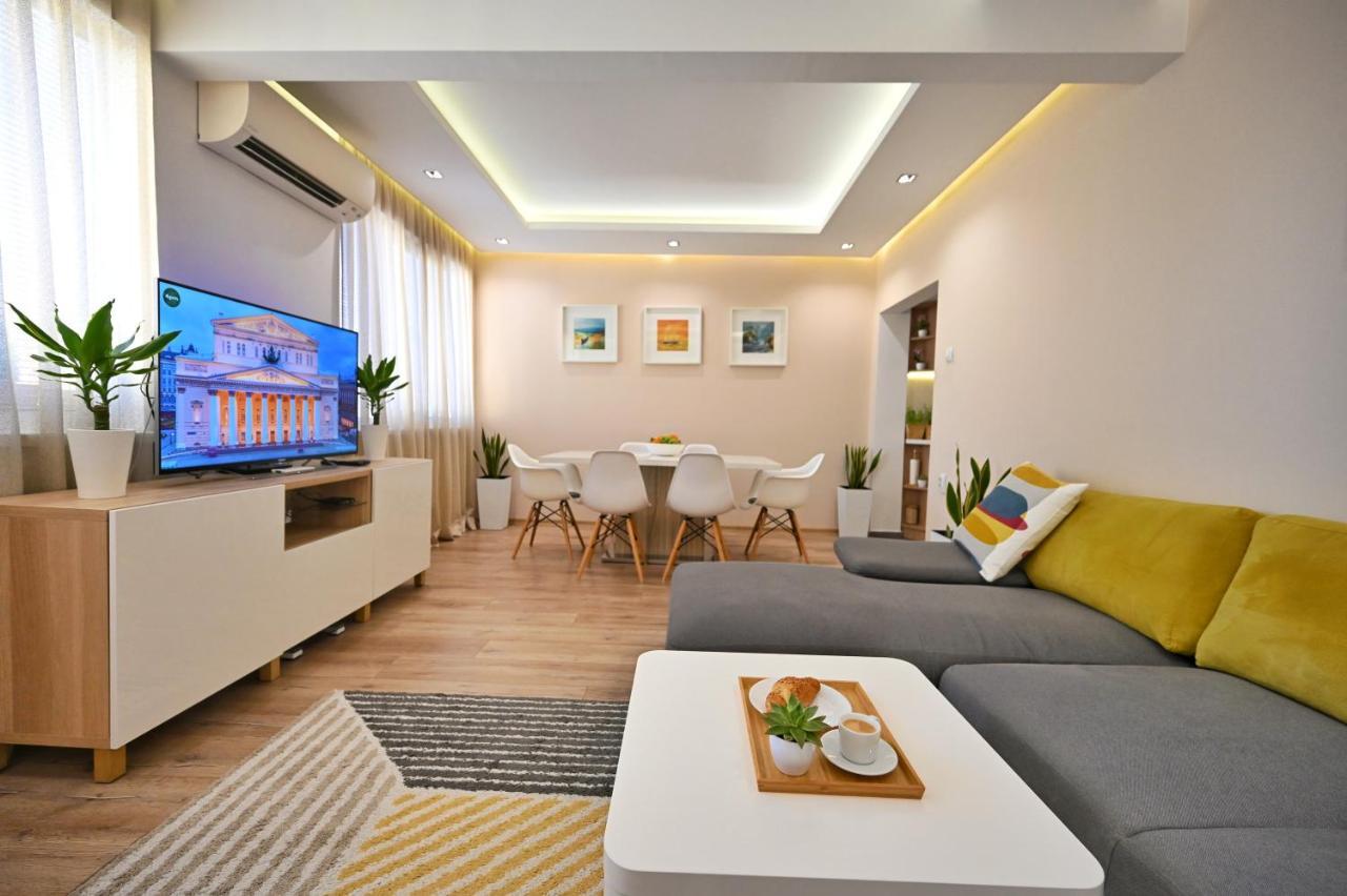 Modern Central 2-Bedroom Apartment With Parking Varna Eksteriør billede