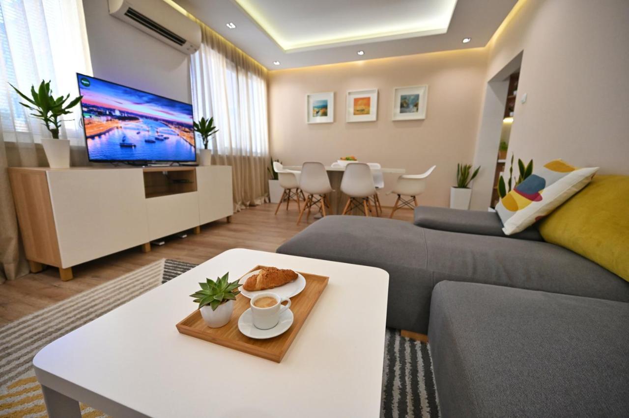 Modern Central 2-Bedroom Apartment With Parking Varna Eksteriør billede