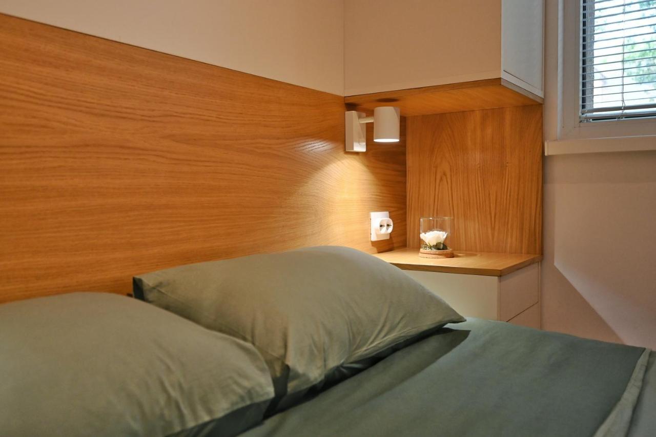 Modern Central 2-Bedroom Apartment With Parking Varna Eksteriør billede